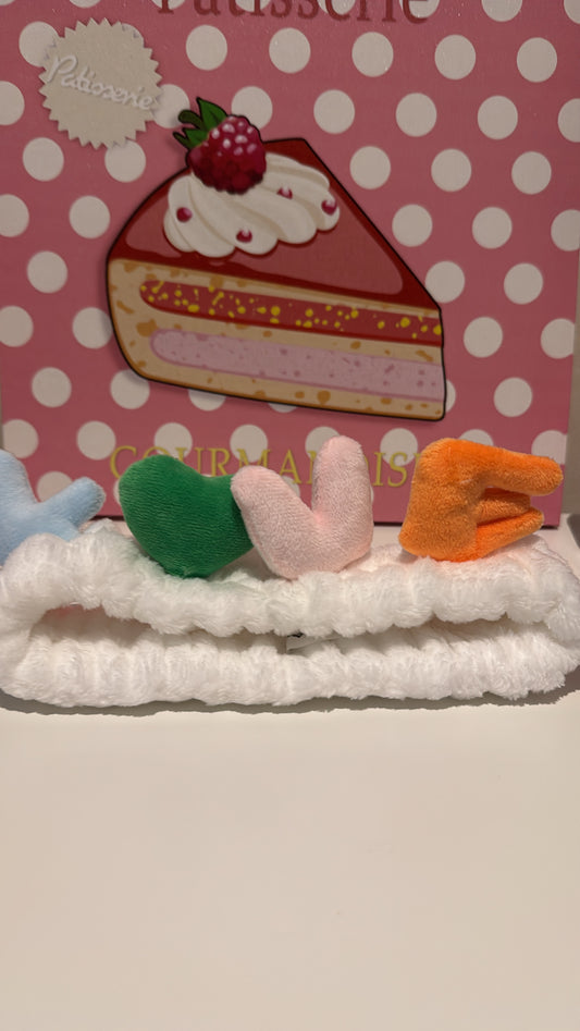 Fascia skincare con scritta “LOVE” 🧸 Bianca